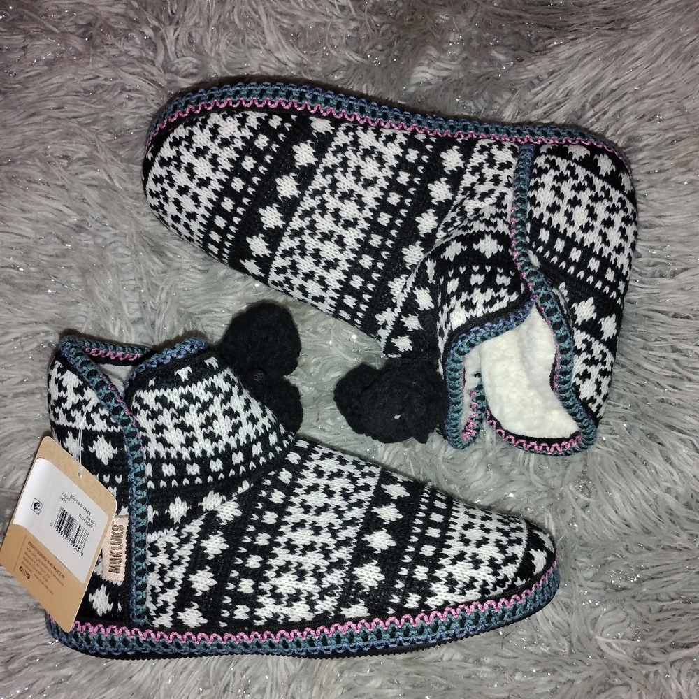 NWT Muk Luks Black and White Women's Bootie Slippers